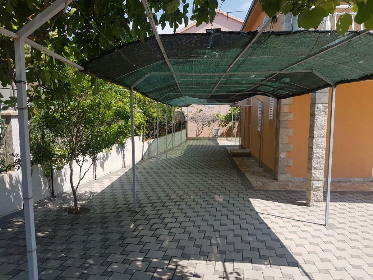 Apartments Alma Оребич Экстерьер фото